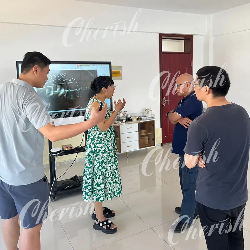 Welcome Thailand Customers to Visit Our Factory